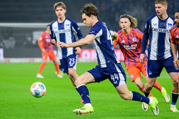 GER, Berlin, soccer, Hertha BSC vs FC Schalke 04, DFB, 2nd Bundesliga, 2025 2026 season, Gameday 18, f l t r Linus Gechter Hertha BSC , DFB DFL REGULATIONS PROHIBIT ANY USE OF PHOTOGRAPHS AS IMAGE SEQUENCES AND OR QUASI VIDEO, January 17, 2026, Copyright: HMBxMedia UwexKoch