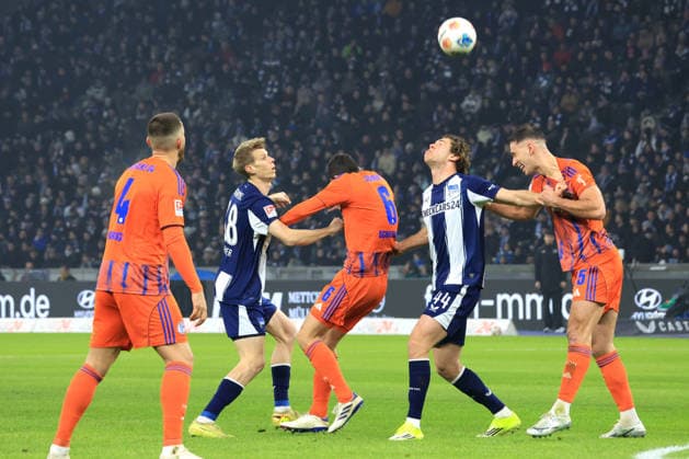 DEU, DFL, 2 FBL, Hertha BSC vs Schalke 04, 17 01 2026, Berliner Olympiastadion, Berlin, DEU, DFL, 2 FBL, Hertha BSC vs Schalke 04, in the picture Luca Schuler Hertha BSC Berlin 18 , Linus Gechter Hertha BSC Berlin 44 , Ron Schallenberg Schalke 04 6 , TIMO BECKER Schalke 04 5 DFL regulations prohibit any use of Photographs as image sequences and or quasi video nordphotoxGmbHx xEngler nph00076