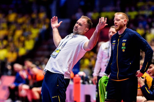260117 Head coach Michael Apelgren of Sweden reacts during the EHF European Handball Championship handball match between Sweden and the Netherlands on January 17, 2026 in Malmö Photo Mathilda Schuler BILDBYRAN kod MA MA0921 handball handball handball handballs em 2026 sverige sweden nederländerna netherlands ehf european handball championship bbeng  Copyright: MATHILDAxSCHULER BB260117MA179