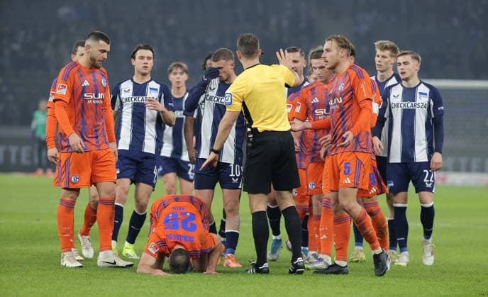 Nikola Katic injured after duel with Luca Schuler Match scene Action Sport Football Soccer DFL 2 Bundesliga Men 18 Matchday Season 2025 2026 17 01 2026 Hertha BSC Berlin vs FC Schalke 04 S04 DFL regulations prohibit any use of photographs as image sequences and or quasi video