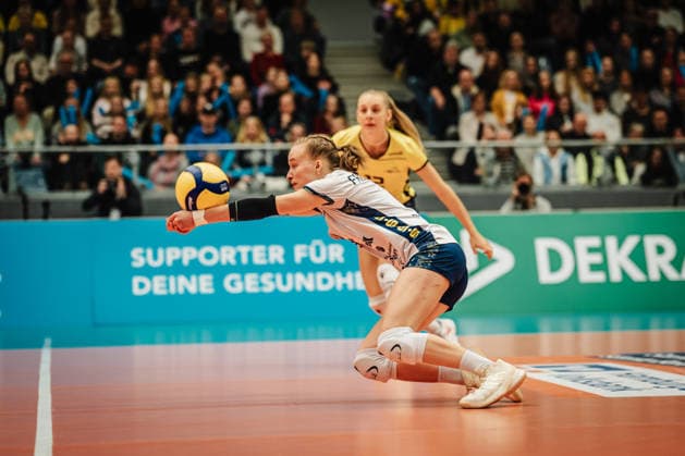 Volleyball Women Season 2025 2026 Volleyball Bundesliga ETV Hamburger Volksbank Volleys vs SSC Palmberg Schwerin 17 01 2026 Finnja Frommann 2, SSC Palmberg Schwerin plays the ball Hamburg CU Arena Hamburg Germany