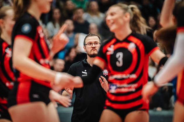 Volleyball Women Season 2025 2026 Volleyball Bundesliga ETV Hamburger Volksbank Volleys vs SSC Palmberg Schwerin 17 01 2026 Coach Markus Friedrich ETV Hamburger Volksbank Volleys Hamburg CU Arena Hamburg Germany