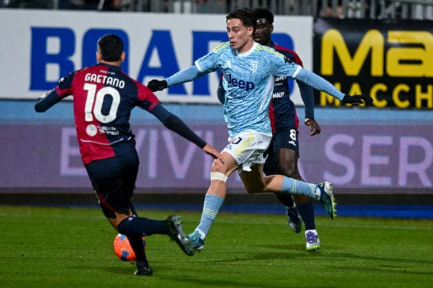 Juventus FC s Kenan Yildiz in action during the Serie A soccer match between Cagliari Calcio and Juventus FC at the Unipol Domus in Cagliari, Sardinia - Saturday, 17th January 2026. - Soccer  Copyright: xGianlucaxZuddas LaPressex