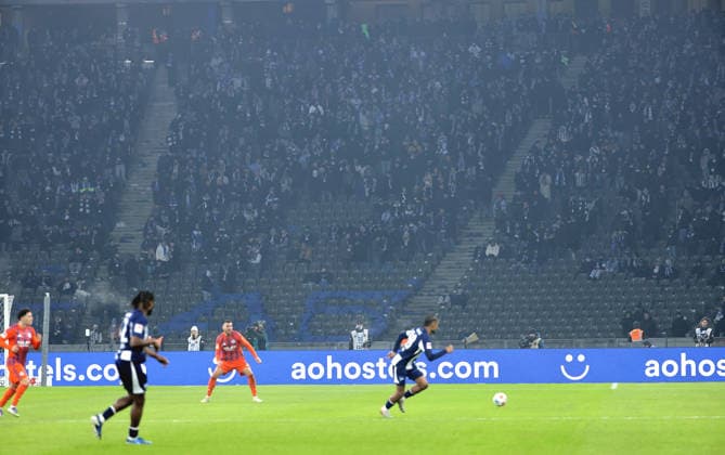 Block of Berliners without Ultras Ostkurve, empty seats Sport Soccer Football DFL 2 Bundesliga Men 18 Matchday Season 2025 2026 17 01 2026 Hertha BSC Berlin vs FC Schalke 04 S04 DFL regulations prohibit any use of photographs as image sequences and or quasi video