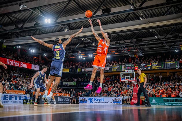 1 Basketball Bundesliga, easyCredit BBL, Season 2025 2026, Men, Main Round, Matchday 16, 17 01 2026, RASTA Vechta ALBA Berlin Tevin Brown 10 RASTA Vechta at Jumpshot Vechta RASTA Dome Lower Saxony Germany