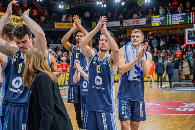 1 Basketball Bundesliga, easyCredit BBL, Season 2025 2026, Men, Main Round, Matchday 16, 17 01 2026, RASTA Vechta ALBA Berlin Martin Hermannsson 15 ALBA BERLIN after the game Vechta RASTA Dome Lower Saxony Germany