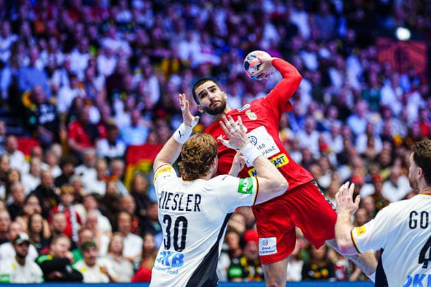 Throw Goal Uros Kojadinovic Serbia, 15 DEN, Serbia vs Germany, Handball, EHF European Championship 2026, Group A, Matchday 2, 17 01 2026 DEN, Serbia vs Germany, Handball, EHF European Championship 2026, Group A, Matchday 2, 17 01 2026 Herning Copyright: xEibner-Pressefoto MarcelxvonxFehrnx EP_MFN