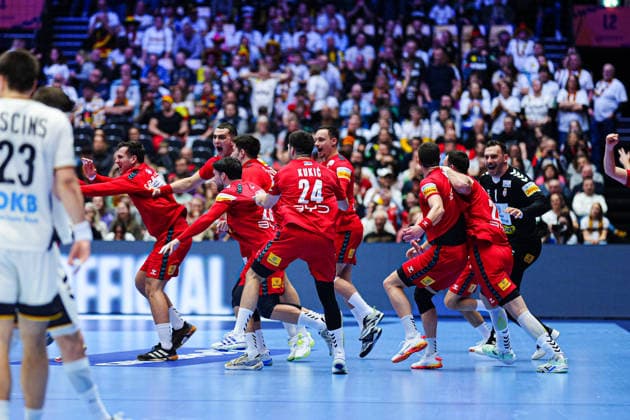 Serbia cheers after victory end of match DEN, Serbia vs Germany, Handball, EHF European Championship 2026, Group A, Matchday 2, 17 01 2026 DEN, Serbia vs Germany, Handball, EHF European Championship 2026, Group A, Matchday 2, 17 01 2026 Herning Copyright: xEibner-Pressefoto MarcelxvonxFehrnx EP_MFN