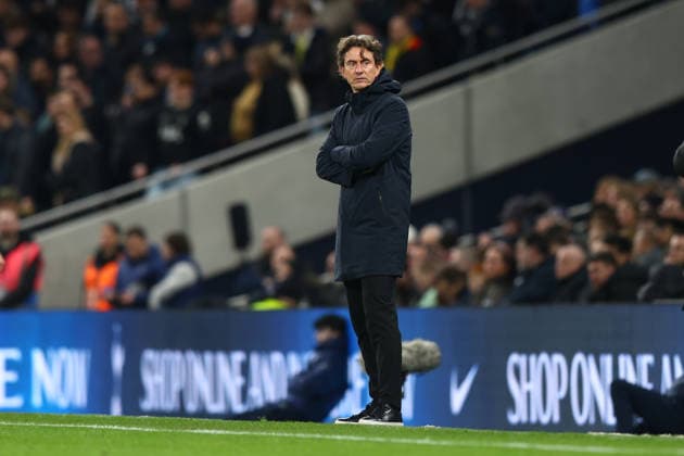 Tottenham Hotspur v West Ham United, Premier League Tottenham Hotspur manager Thomas Frank looks on during the Tottenham Hotspur v West Ham United Premier League match at the Tottenham Hotspur Stadium, London, England on 17 January 2026 Credit: Sally Rawlins Every Second Media Editorial use only. All images are copyright Every Second Media Limited. No images may be reproduced without prior permission. All rights reserved. Premier League and Football League images are subject to licensing agreements with Football DataCo Limited. see https: www.football-dataco.com Copyright: xIMAGO EveryxSecondxMediax ESM-1762-0129 SallyxRawlinsx xEveryxSecondxMediax