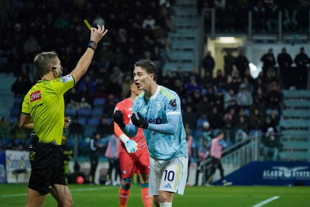 Cagliari Calcio v Juventus FC - Serie A Kenan Yildiz of Juventus FC receives a warning during the Serie A TIM match between Cagliari Calcio and Juventus FC in Italy, on January 17, 2026 Cagliari Italy  Copyright: xAlessandroxToccox originalFilename:alessandro-cagliari260117_np58O.jpg