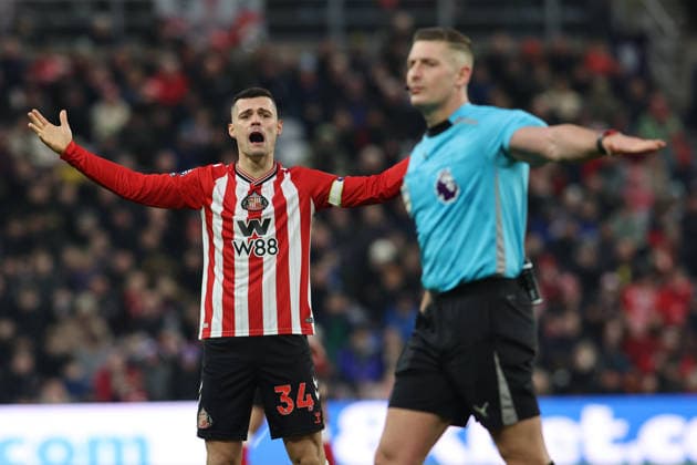 Sunderland v Crystal Palace - Premier League Granit Xhaka of Sunderland appeals to the referee during the Premier League match between Sunderland and Crystal Palace at the Stadium of Light in Sunderland, England, on January 17, 2026. Sunderland Tyne and Wear United Kingdom  Copyright: xMIxNewsx originalFilename:fletcher-sunderla260117_npu5N.jpg