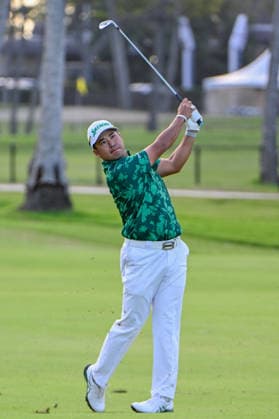 HONOLULU, HI - JANUARY 17: Hideki Matsuyama (JPN) watches his approach shot on 1 during the third round of the Sony Open on January 17, 2026, at Waialae Country Club, Honolulu, Hawaii. (Photo by Ken Murray Icon Sportswire) GOLF: JAN 17 PGA, Golf Herren Sony Open in Hawaii EDITORIAL USE ONLY Icon2601170063