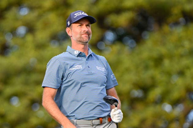 HONOLULU, HI - JANUARY 17: Webb Simpson (USA) watches his tee shot on 2 during the third round of the Sony Open on January 17, 2026, at Waialae Country Club, Honolulu, Hawaii. (Photo by Ken Murray Icon Sportswire) GOLF: JAN 17 PGA, Golf Herren Sony Open in Hawaii EDITORIAL USE ONLY Icon2601170123