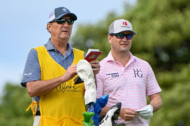HONOLULU, HI - JANUARY 17: Zach Johnson (USA) looks over his tee shot on 2 during the third round of the Sony Open on January 17, 2026, at Waialae Country Club, Honolulu, Hawaii. (Photo by Ken Murray Icon Sportswire) GOLF: JAN 17 PGA, Golf Herren Sony Open in Hawaii EDITORIAL USE ONLY Icon2601170183