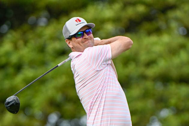 HONOLULU, HI - JANUARY 17: Zach Johnson (USA) watches his tee shot on 2 during the third round of the Sony Open on January 17, 2026, at Waialae Country Club, Honolulu, Hawaii. (Photo by Ken Murray Icon Sportswire) GOLF: JAN 17 PGA, Golf Herren Sony Open in Hawaii EDITORIAL USE ONLY Icon2601170193
