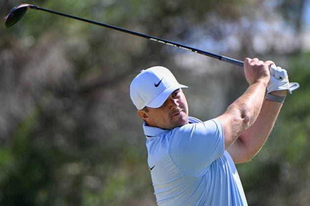 HONOLULU, HI - JANUARY 17: Chris Gotterup (USA) watches his tee shot on 1 during the third round of the Sony Open on January 17, 2026, at Waialae Country Club, Honolulu, Hawaii. (Photo by Ken Murray Icon Sportswire) GOLF: JAN 17 PGA, Golf Herren Sony Open in Hawaii EDITORIAL USE ONLY Icon2601170403
