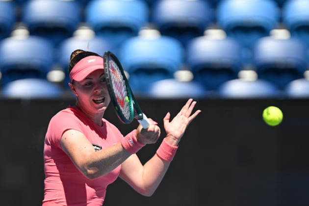TENNIS AUSTRALIAN OPEN, Talia Gibson of Australia was n action against Anna Blinkova of Russia during the Women™s Singles first round match on day 1 of the 2026 Australian Open tennis tournament at Melbourne Park in Melbourne, Sunday, January 18, 2026. ( NO ARCHIVING MELBOURNE VICTORIA AUSTRALIA  Copyright: xLUKASxCOCHx 20260118167551807129
