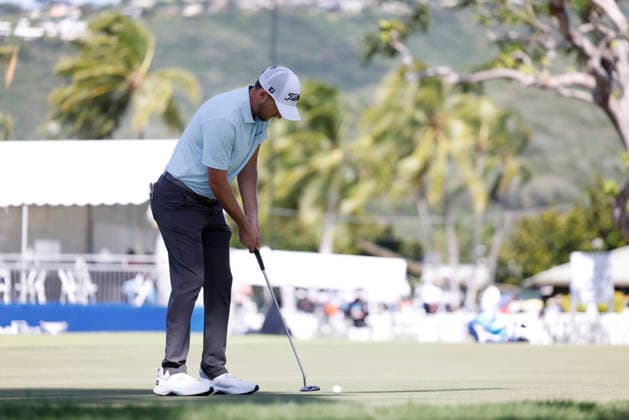 January 17, 2026, Honolulu, Hawaii, USA: LEE HODGES putts on the 9th green during Round 3 of the 2026 Sony Open in Honolulu, Hawaii on January 17, 2026. Honolulu USA - ZUMAm310 20260117_zsp_m310_100 Copyright: xElliotxMilesx
