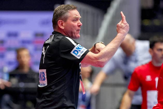 17 01 2026, Handball, Men s EHF EURO 2026, Germany Serbia, Jyske Bank Boxen in Herning, Denmark, Preliminary Round Headcoach Alfred Gislason Germany hc gesticulating on the sidelines Denmark