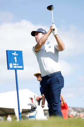 January 17, 2026, Honolulu, Hawaii, USA: NICK TAYLOR makes a tee shot at the 1st during Round 3 of the 2026 Sony Open in Honolulu, Hawaii on January 17, 2026. Honolulu USA - ZUMAm310 20260117_zsp_m310_123 Copyright: xElliotxMilesx