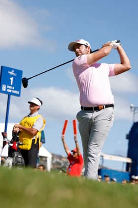 January 17, 2026, Honolulu, Hawaii, USA: DAVIS RILEY, sitting in 2nd position at the beginning of Saturday, makes a tee shot at the 1st during Round 3 of the 2026 Sony Open in Honolulu, Hawaii on January 17, 2026. Honolulu USA - ZUMAm310 20260117_zsp_m310_126 Copyright: xElliotxMilesx