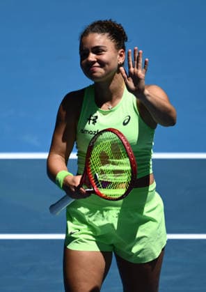 TENNIS AUSTRALIAN OPEN, Jasmine Paolini of Italy celebrates winning the Women™s 1st round match against Aliaksandra Sasnovich of Belarus on day 1 of the 2026 Australian Open tennis tournament at Melbourne Park in Melbourne, Sunday, January 18, 2026. ( NO ARCHIVING MELBOURNE VICTORIA AUSTRALIA  Copyright: xJOELxCARRETTx 20260118137795218307