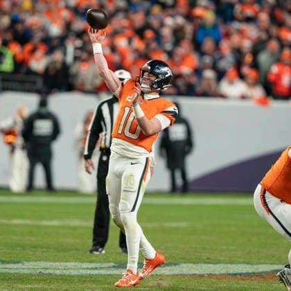 January 17, 2026: Denver Broncos quarterback Bo Nix (10) lofts a deep ball in overtime of the AFC Divisional Round playoff football game between the Denver Broncos and Buffalo Bills. CSM. - ZUMAc04_ 20260117_zma_c04_284 Copyright: xDerekxRegensburgerx