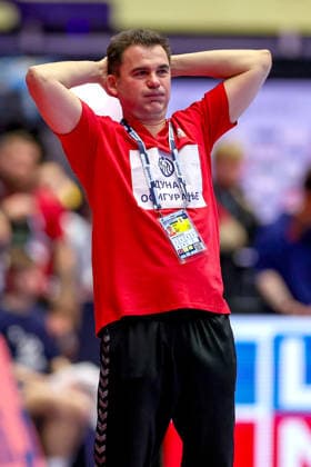 17 01 2026, Handball, Men s EHF EURO 2026, Germany Serbia, Jyske Bank Boxen in Herning, Denmark, Preliminary Round Headcoach Raul Gonzalez Gutierezz Serbia hc gesticulating on the sidelines Denmark