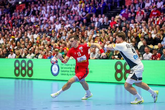 17 01 2026, Handball, Men s EHF EURO 2026, Germany Serbia, Jyske Bank Boxen in Herning, Denmark, Preliminary Round Uros Borzas Serbia 13 Johannes Golla Germany 04 Denmark