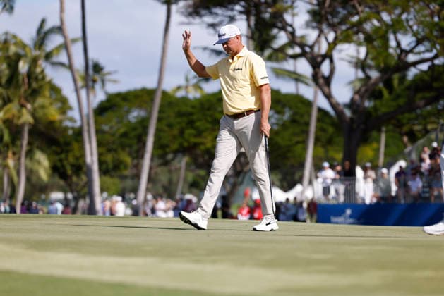January 17, 2026, Honolulu, Hawaii, USA: PATTON KIZZIRE waves to the spectators after finishing at the 18th hole during Round 3 of the 2026 Sony Open in Honolulu, Hawaii on January 17, 2026. Honolulu USA - ZUMAm310 20260117_zsp_m310_130 Copyright: xElliotxMilesx