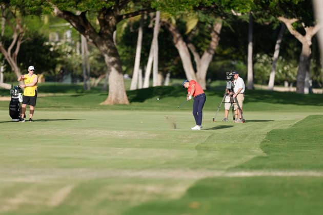 January 17, 2026, Honolulu, Hawaii, USA: ADRIEN DUMONT DE CHASSART makes an approach shot from the 18th fairway during Round 3 of the 2026 Sony Open in Honolulu, Hawaii on January 17, 2026. Honolulu USA - ZUMAm310 20260117_zsp_m310_142 Copyright: xElliotxMilesx