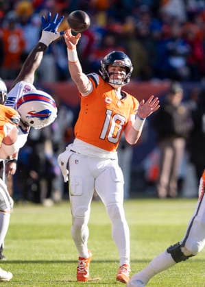 January 17, 2026: Denver Broncos quarterback Bo Nix (10) throws a pass in the AFC Divisional Round playoff football game between the Denver Broncos and Buffalo Bills. CSM. - ZUMAc04_ 20260117_zma_c04_324 Copyright: xDerekxRegensburgerx
