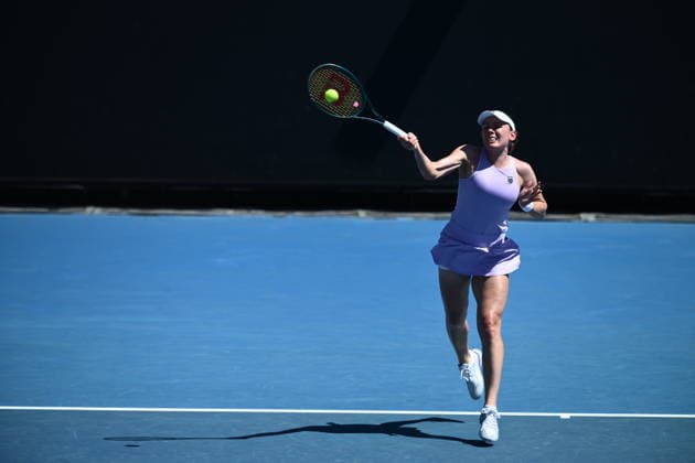 TENNIS AUSTRALIAN OPEN, Ekaterina Alexandrova of Russia in action during the Women™s 1st round match against Zeynep Sonmez of Turkey on day 1 of the 2026 Australian Open tennis tournament at Melbourne Park in Melbourne, Sunday, January 18, 2026. ( NO ARCHIVING MELBOURNE VICTORIA AUSTRALIA  Copyright: xJOELxCARRETTx 20260118174588931841