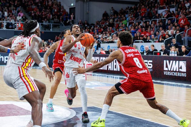 Marcus Carr Fit One Wuerzburg Baskets, 05 , Demarcus Demonia BMA365 Bamberg Baskets, 08 , BMA365 Bamberg Baskets vs Fitness First Wuerzburg Baskets, Basketball, easyCredit BBL, Matchday 16, 17 01 2026 BMA365 Bamberg Baskets vs Fitness First Wuerzburg Baskets, Basketball, easyCredit BBL, Matchday 16, 17 01 2026 Bamberg Copyright: xEibner-Pressefoto G.xSantemizx EP_EER