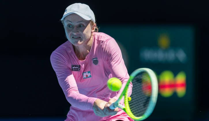 (260118) -- MELBOURNE, Jan. 18, 2026 -- Aliaksandra Sasnovich hits a return during the women s singles 1st round match between Jasmine Paolini of Italy and Aliaksandra Sasnovich of Belarus at the Australian Open tennis tournament in Melbourne, Australia, Jan. 18, 2026. (Photo by Xinhua) (SP)AUSTRALIA-MELBOURNE-TENNIS-AUSTRALIAN OPEN-WOMEN S SINGLES-DAY 1 HuxJingchen 