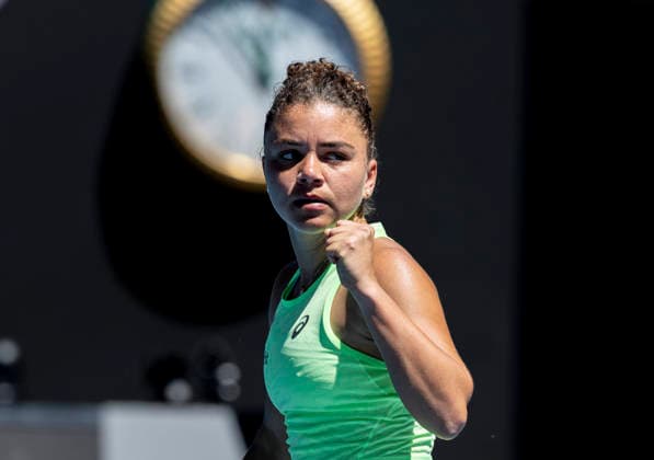 (260118) -- MELBOURNE, Jan. 18, 2026 -- Jasmine Paolini celebrates during the women s singles 1st round match between Jasmine Paolini of Italy and Aliaksandra Sasnovich of Belarus at the Australian Open tennis tournament in Melbourne, Australia, Jan. 18, 2026. (Photo by Xinhua) (SP)AUSTRALIA-MELBOURNE-TENNIS-AUSTRALIAN OPEN-WOMEN S SINGLES-DAY 1 HuxJingchen 