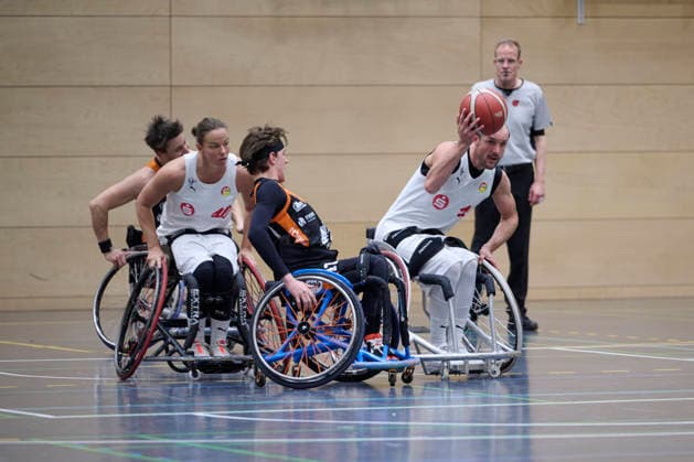 Nuremberg Falcons vs Hannover United 2, Wheelchair Basketball, 2 Wheelchair Basketball Bundesliga, Division A, RBBL2 Div A 25 26, Nuremberg, Sporthalle Berthold Brecht Schule, 15 Andre Hopp Nuremberg Falcons , 10 Gesche Schünemann C, Nuremberg Falcons RBBL2, Nuremberg Falcons vs Hannover United 2 Nuremberg Sporthalle Berthold Brecht Schule Bayern Germany Copyright: xAmerican-Football.Network,x30nullvierxPhotographie,xGerhardxLehnerx