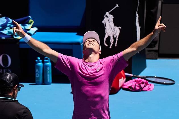Arthur Fery of Great Britain celebrates winning his first round match against Flavio Cobolli of Italy Australian Open tennis tournament, Day One, Melbourne Park, Australia - 18 Jan 2026Melbourne Melbourne Park Victoria (VIC) Australia  Copyright: xRachelxBach Shutterstockx 16302999ac