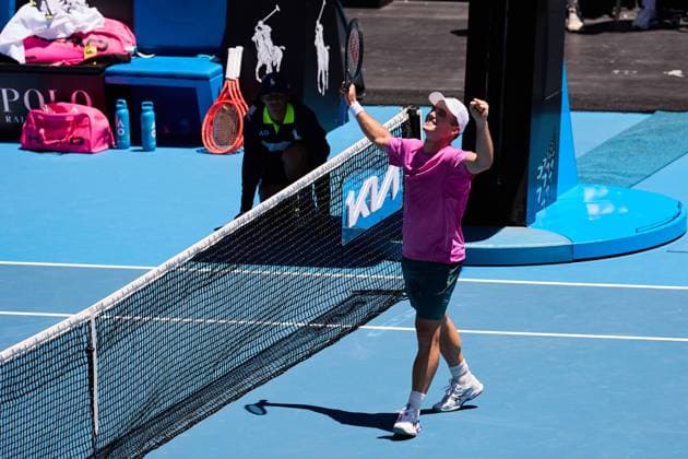 Arthur Fery of Great Britain celebrates winning his first round match against Flavio Cobolli of Italy Australian Open tennis tournament, Day One, Melbourne Park, Australia - 18 Jan 2026Melbourne Melbourne Park Victoria (VIC) Australia  Copyright: xRachelxBach Shutterstockx 16302999z