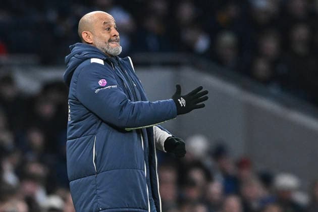 (260118) -- LONDON, Jan. 18, 2026 -- West Ham United s head coach Nuno Espirito Santo gestures during the English Premier League match between Tottenham Hotspur and West Ham United in London, Britain, on Jan. 17, 2026. FOR EDITORIAL USE ONLY. NOT FOR SALE FOR MARKETING OR ADVERTISING CAMPAIGNS. NO USE WITH UNAUTHORIZED AUDIO, VIDEO, DATA, FIXTURE LISTS, CLUB LEAGUE LOGOS OR LIVE SERVICES. ONLINE IN-MATCH USE LIMITED TO 45 IMAGES, NO VIDEO EMULATION. NO USE IN BETTING, GAMES OR SINGLE CLUB LEAGUE PLAYER PUBLICATIONS. (SP)BRITAIN-LONDON-FOOTBALL-PREMIER LEAGUE-TOTTENHAM HOTSPUR VS WEST HAM UNITED LixYing
