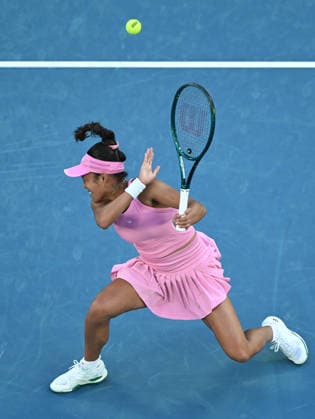 TENNIS AUSTRALIAN OPEN, Tiantsoa Rakotomanga Rajaonah of France evades the ball during the Women™s 1st round match against Aryna Sabalenka of Belarus on day 1 of the 2026 Australian Open tennis tournament at Melbourne Park in Melbourne, Sunday, January 18, 2026. ( NO ARCHIVING MELBOURNE VICTORIA AUSTRALIA  Copyright: xJAMESxROSSx 20260118119708043610