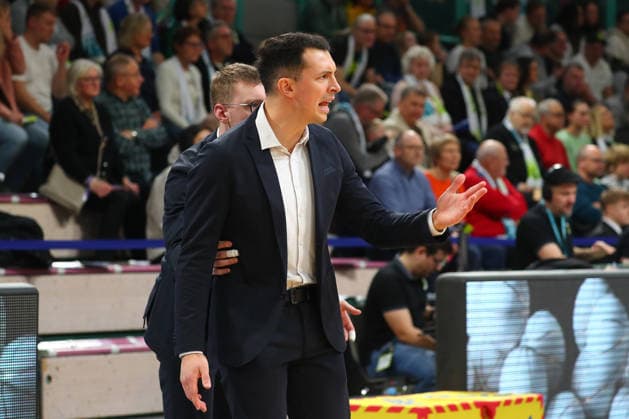 18 Matchday of the Basketball 2 Bundesliga ProA in the Oberfrankenhalle in Bayreuth Season 2025 2026 BBC Bayreuth against Paderborn Baskets Lukas Hofer BBC Bayreuth Coach