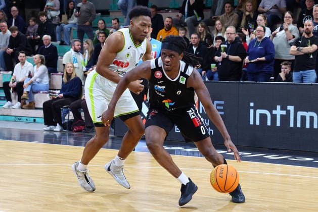 18 Matchday of the Basketball 2 Bundesliga ProA in the Oberfrankenhalle in Bayreuth Season 2025 2026 BBC Bayreuth vs Paderborn Baskets KeVaughn Allen BBC Bayreuth 23 left Kevin Osawe Paderborn Baskets 0 right