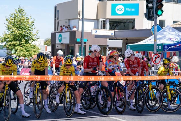 Riders wait at the start during the Santos Womens Tour Down Under Health Partners Stage 2 from Magill to Paracombe in Adelaide, Australia. Copyright: xNoexLlamasx xSPPx Sportspressphoto_SPR82750