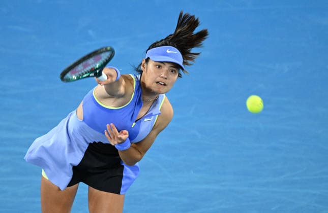TENNIS AUSTRALIAN OPEN, Emma Raducanu of Great Britain in action during the Women™s 1st round match against Mananchaya Sawangkaew of Thailand on day 1 of the 2026 Australian Open tennis tournament at Melbourne Park in Melbourne, Sunday, January 18, 2026. ( NO ARCHIVING MELBOURNE VICTORIA AUSTRALIA  Copyright: xJAMESxROSSx 20260118180912822987