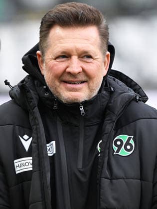 Soccer 2 Bundesliga Season 2025 26 1 FC Kaiserslautern 18 02 2026 Fritz Walter Stadion 1 FC Kaiserslautern fck Hannover 96 h Coach Christian TITZ Hannover 96 1 FC Kaiserslautern