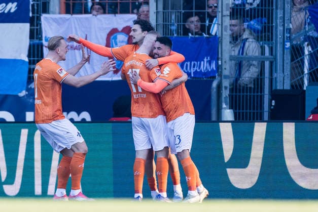 2 Soccer Bundesliga, VfL Bochum SV Darmstadt 98 18 01 2026 Cheers for 0 1 by Fraser Hornby SV Darmstadt 98, 9 2 Soccer Bundesliga, VfL Bochum SV Darmstadt 98, VONONVIA Ruhrstadion on 18 01 2026 DFL REGULATIONS PROHIBIT ANY USE OF PHOTOGRAPHS AS IMAGE SEQUENCES AND OR QUASI VIDEO Copyright: xBEAUTIFULxSPORTS Wunderlx