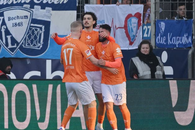 Jubel 0 1, v re , Marco Richter SV Darmstadt 98 , Fraser Hornby SV Darmstadt 98 , Kai Klefisch SV Darmstadt 98 18 01 2026, Fußball 2 Bundesliga, Saison 2025 2026, 18 Spieltag, VfL Bochum SV Darmstadt 98 DFL regulations prohibit any use of photographs as image sequences and or quasi video Bochum Vonovia Ruhrstadion Nordrhein Westfalen Germany Team2