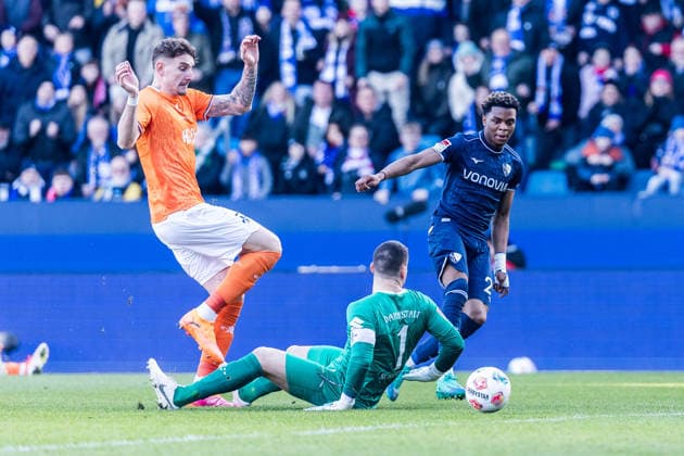 2 Soccer Bundesliga, VfL Bochum SV Darmstadt 98 18 01 2026 Farid Alfa Ruprecht VfL Bochum, 29 prevails against Matej Maglica SV Darmstadt 98, 5 and Marcel Schuhen SV Darmstadt 98, 1 2 Soccer Bundesliga, VfL Bochum SV Darmstadt 98, VONONVIA Ruhrstadion on 18 01 2026 DFL REGULATIONS PROHIBIT ANY USE OF PHOTOGRAPHS AS IMAGE SEQUENCES AND OR QUASI VIDEO Copyright: xBEAUTIFULxSPORTS Wunderlx
