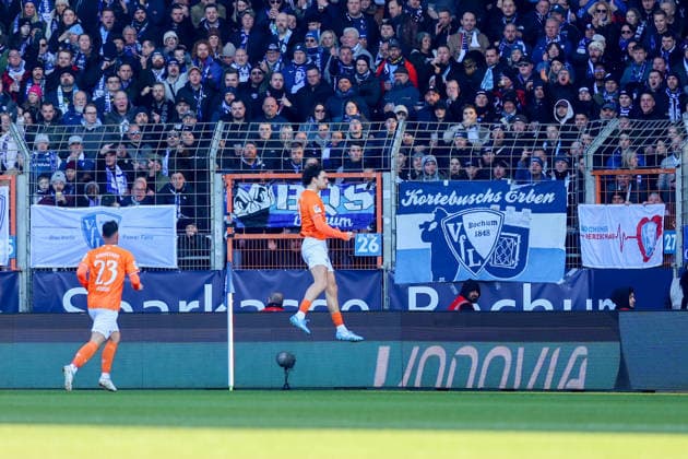 Goal celebration for 1 0 for Darmstadt 98 by Fraser Hornby SV Darmstadt 98 , Marco Richter SV Darmstadt 98 GER, VfL Bochum vs SV Darmstadt 98, Football, 2 Liga, Matchday 18, Season 2025 2026, 18 01 2026 DFL REGULATIONS PROHIBIT ANY USE OF PHOTOGRAPHS AS IMAGE SEQUENCES AND OR QUASI VIDEO GER, VfL Bochum vs SV Darmstadt 98, Football, 2 Liga, Matchday 18, Season 2025 2026, 18 01 2026 Bochum Copyright: xEibner-Pressefoto FrankxZeisingx EP_FZG